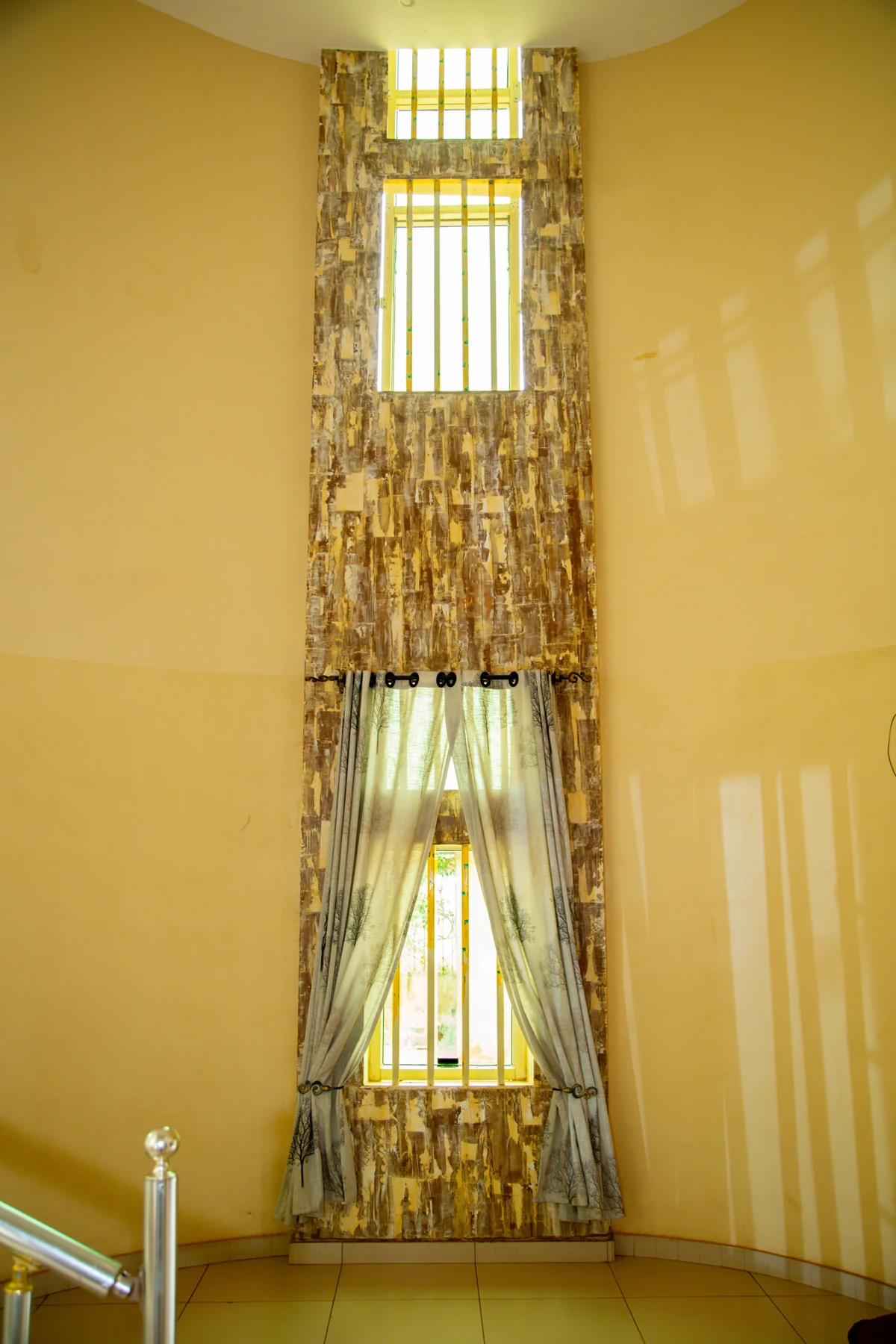 La lumière dans le hall